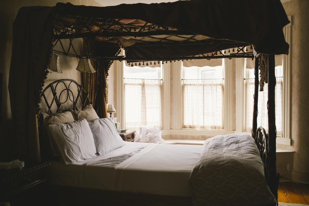 10 Clarke Bed & Breakfast Фредерик Стая снимка