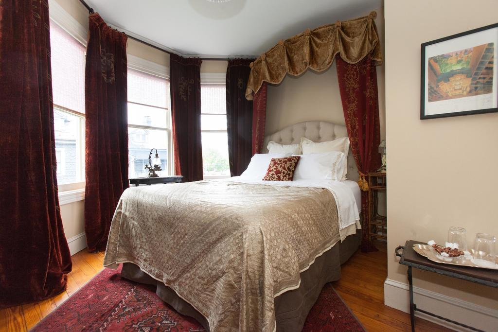 10 Clarke Bed & Breakfast Фредерик Стая снимка