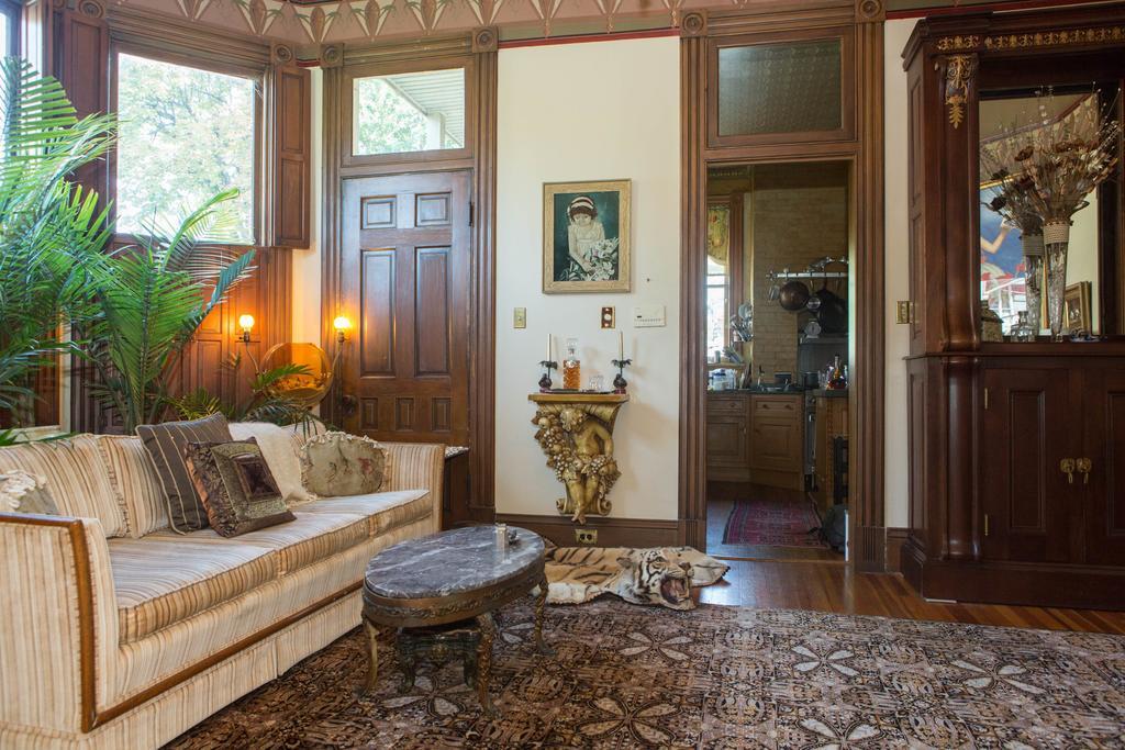 10 Clarke Bed & Breakfast Фредерик Екстериор снимка