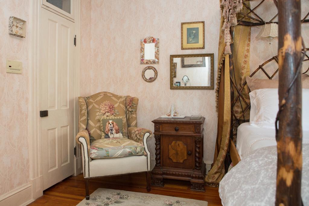 10 Clarke Bed & Breakfast Фредерик Стая снимка