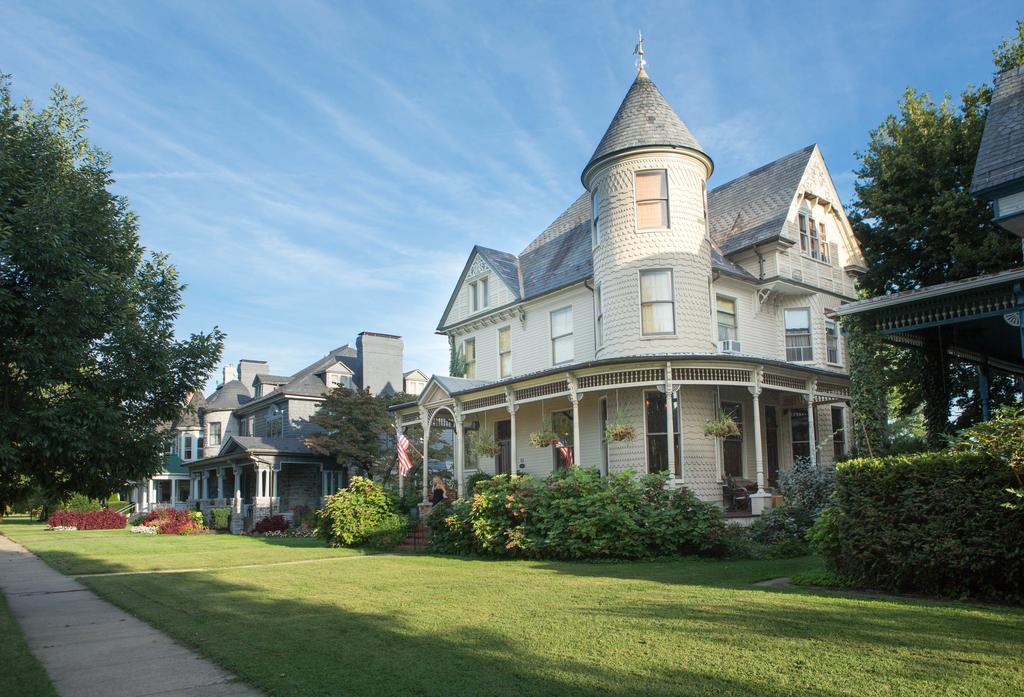 10 Clarke Bed & Breakfast Фредерик Екстериор снимка