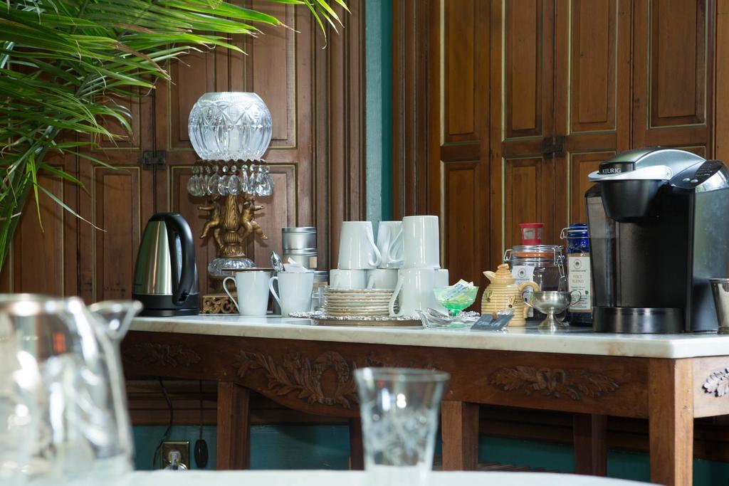 10 Clarke Bed & Breakfast Фредерик Екстериор снимка