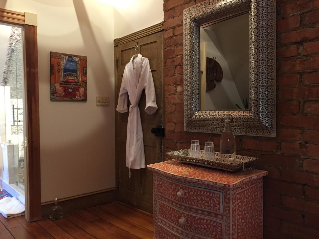 10 Clarke Bed & Breakfast Фредерик Екстериор снимка